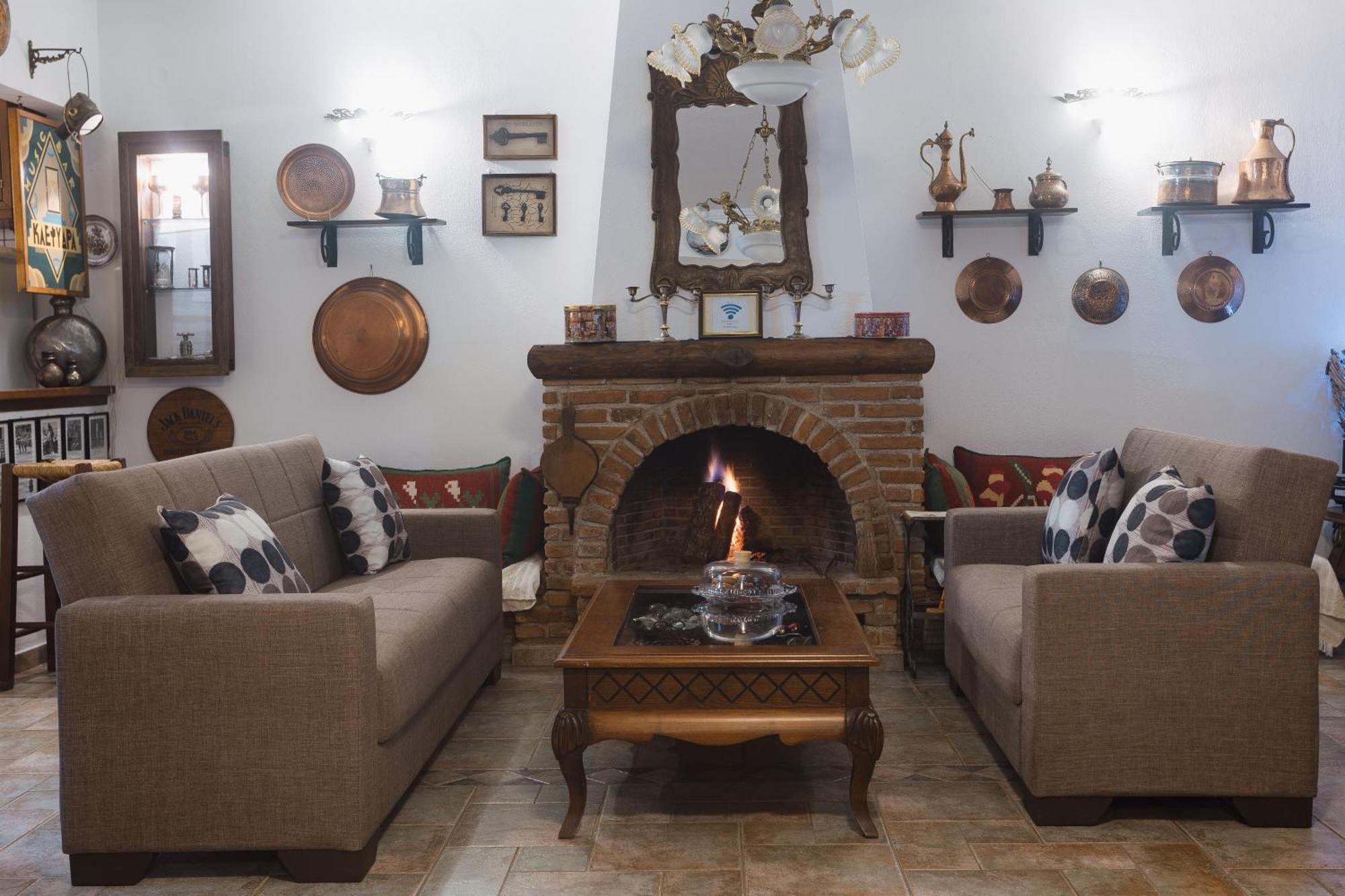Billiard Home In Trikala Екстериор снимка