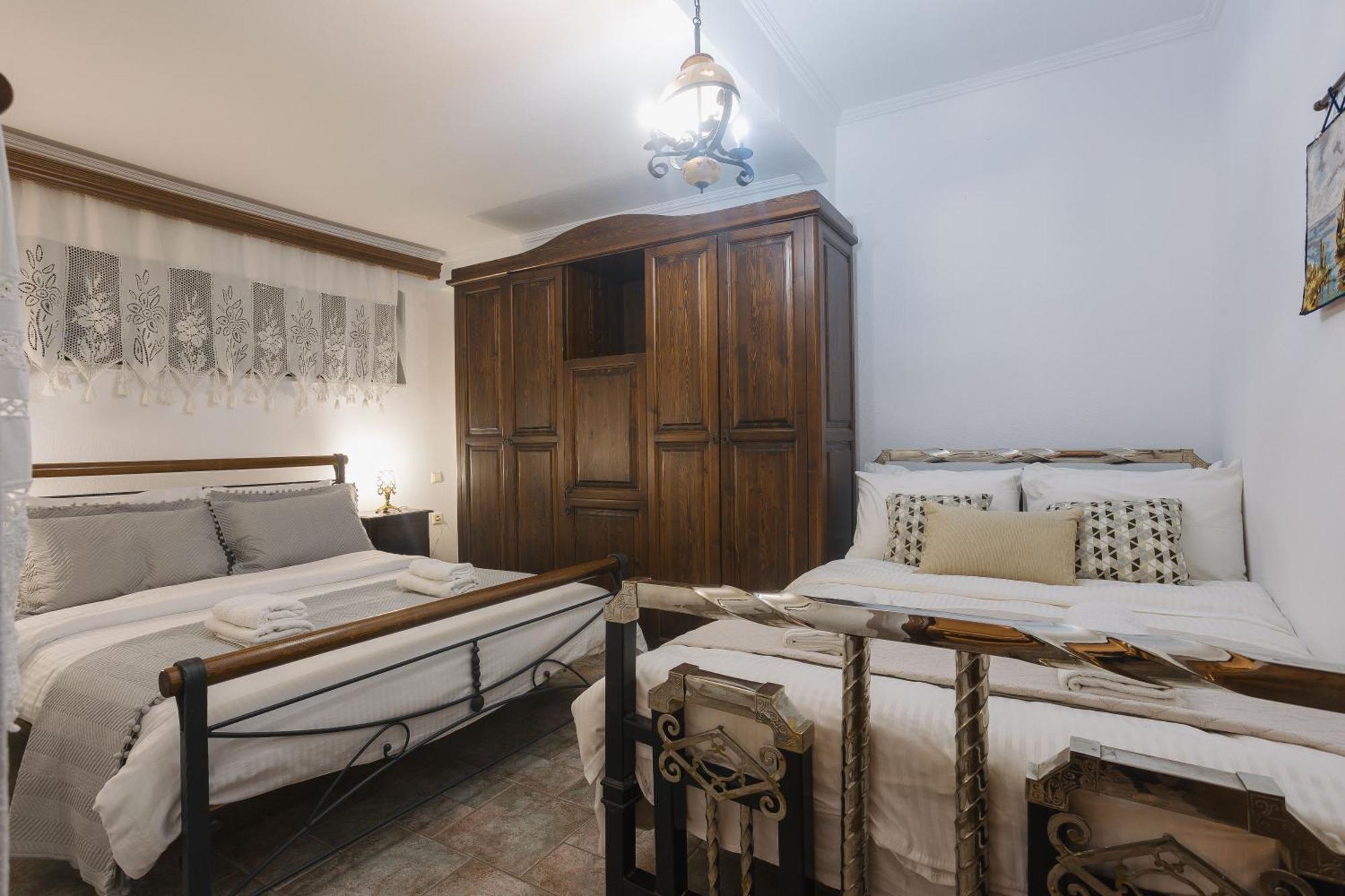 Billiard Home In Trikala Екстериор снимка