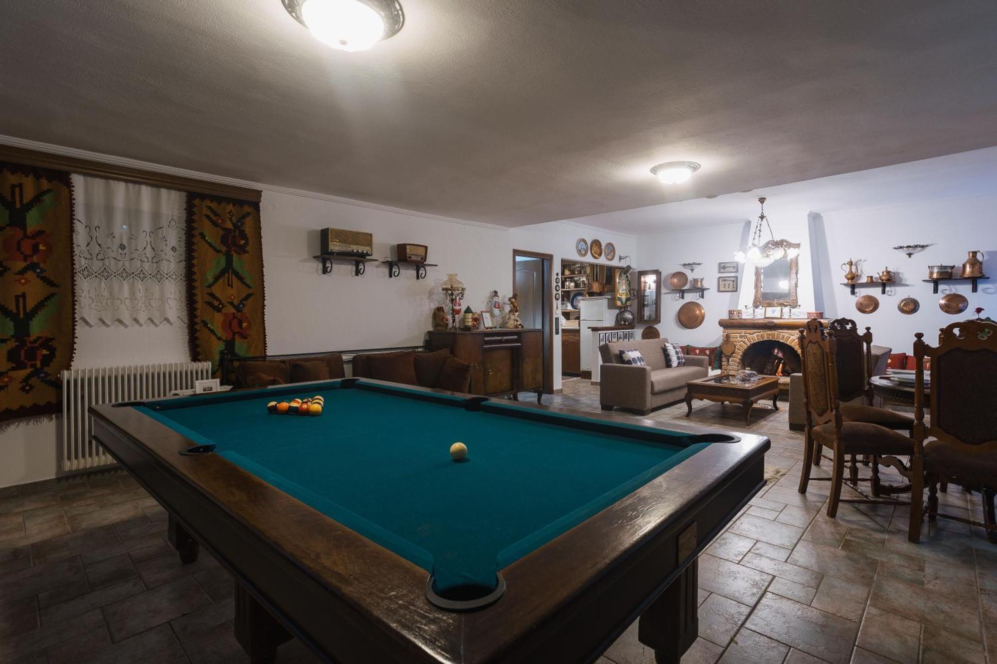 Billiard Home In Trikala Екстериор снимка